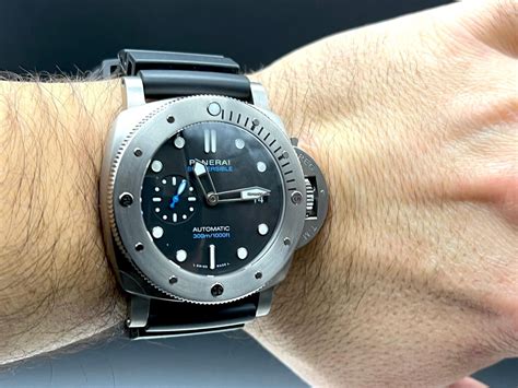 panerai 01305|panerai luminor submersible.